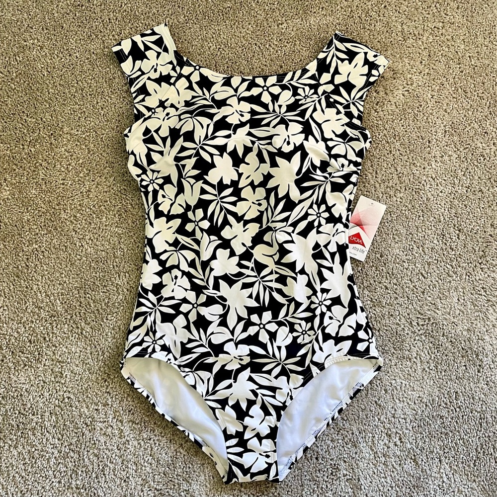 NWT Land’s End Swimsuit - Picture 3 of 7